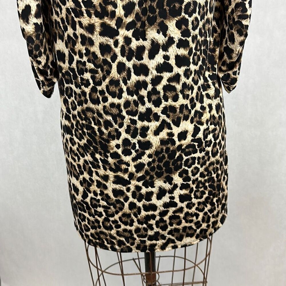 Leopard Print Dress Size Medium Lightweight Cheetah Animal Print V-Neck - Picture 6 of 10